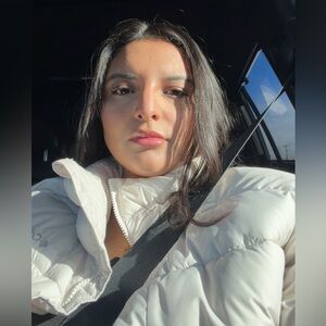 Meet your Posher, Meena